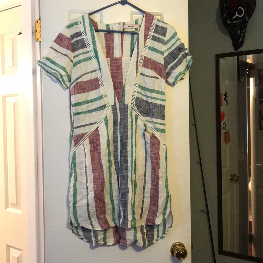 Adorable linen striped dress with pockets!